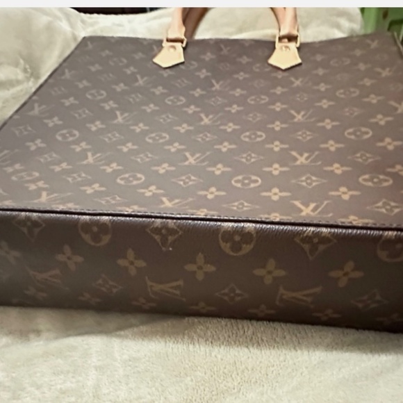 Louis Vuitton Sac Plat Handbag # M51140 - Picture 7 of 16